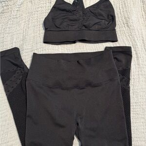 Victoria Sport seamless legging and sports bra